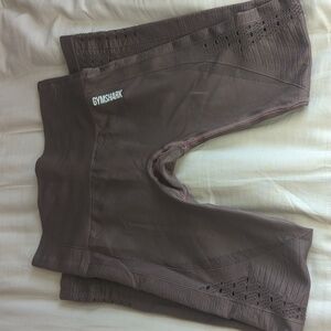 Gymshark Leggings size small -Muave/Taupe